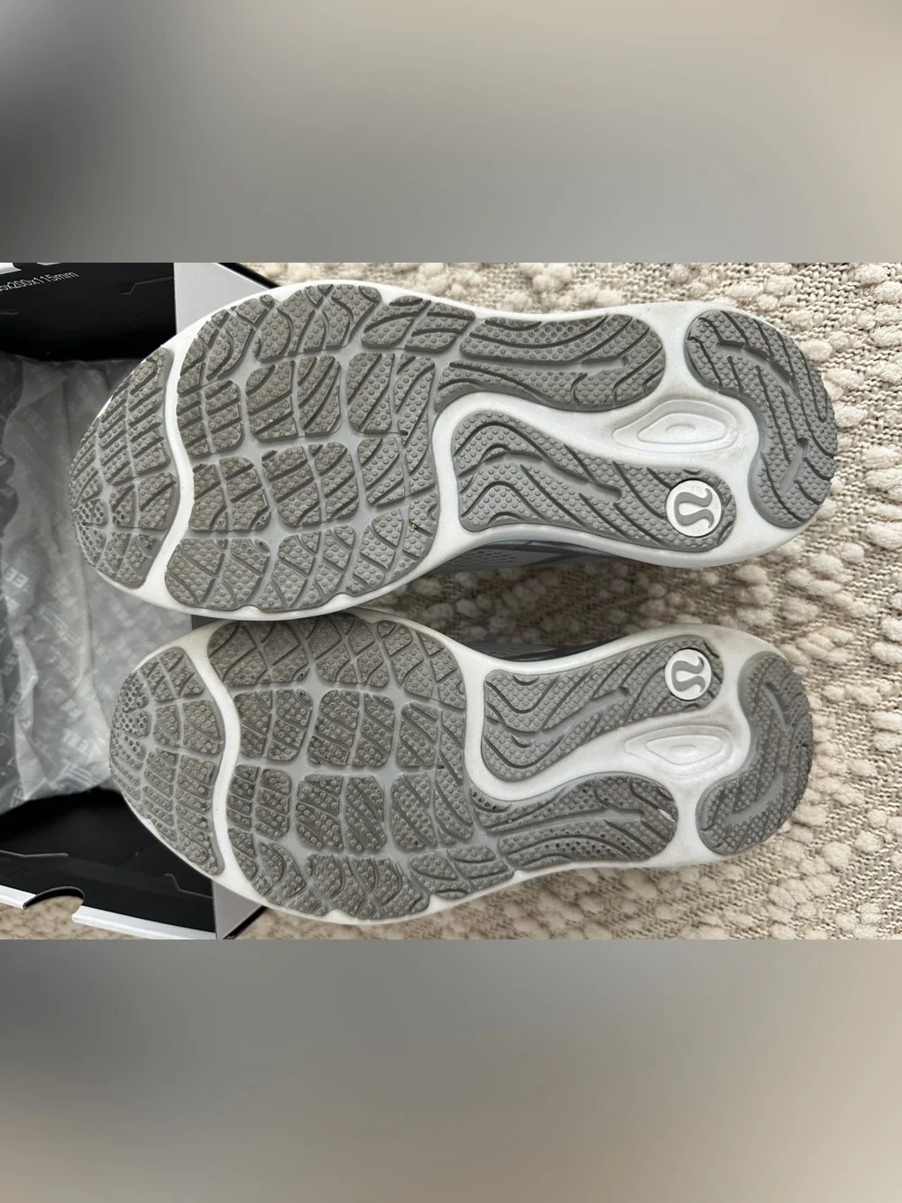 Lululemon BlissFeel Run Women's Grey/White Running Shoe, with box, size 8.5
